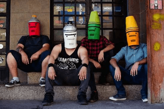 Los PANX en la banqueta